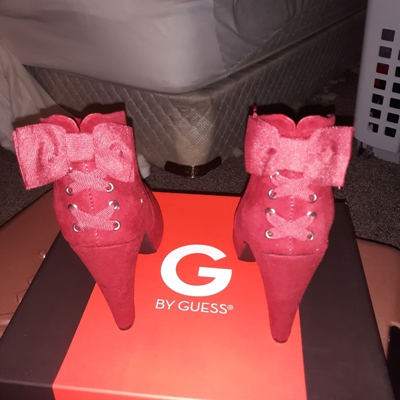 New with box Guess red bootie heels - Picture 2 of 4